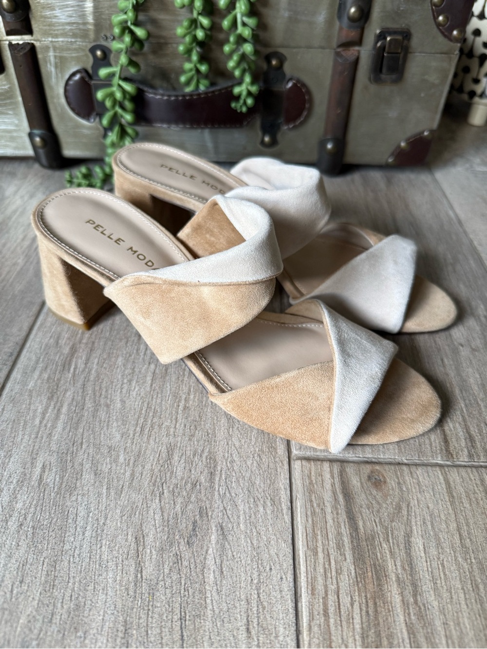 Pelle Moda Two-Tone Suede Block Heel Mules in Beige and Cream natural leather
